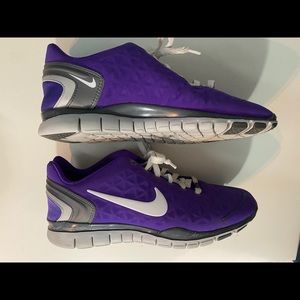 Nike women’s sneakers